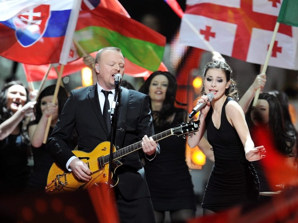 Stefan Raab auf der Bühne mit Lena Meyer Landrut.