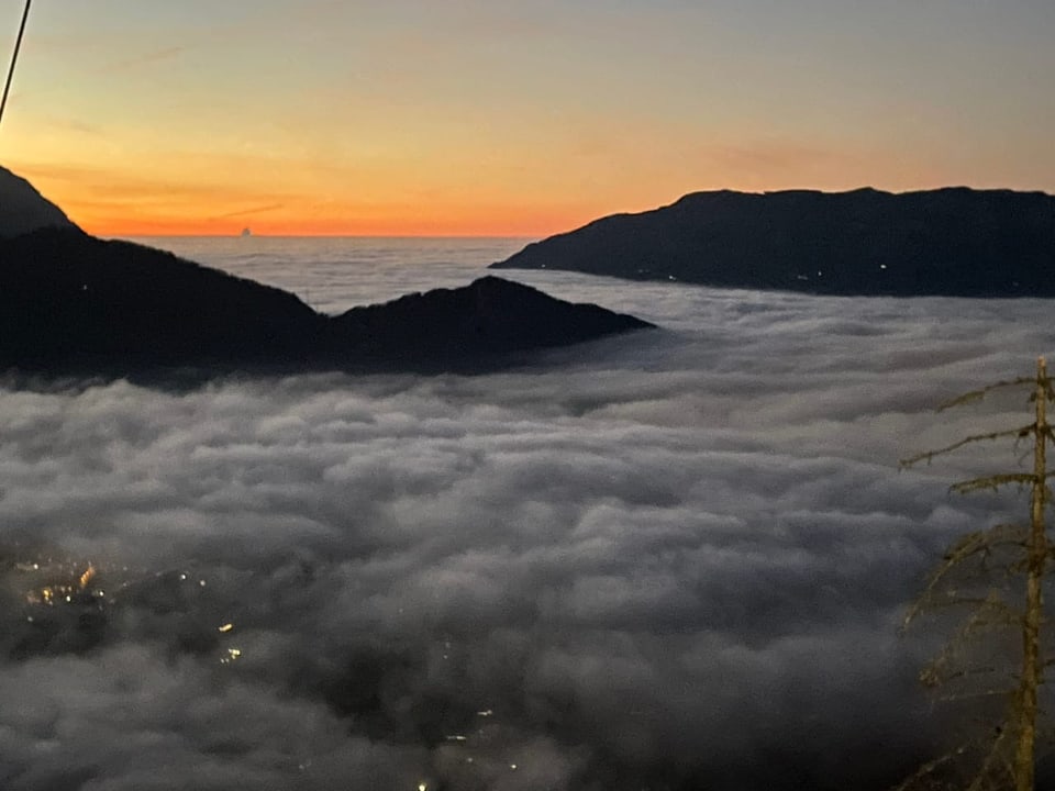 Sonnenuntergang über dem Nebelmeer