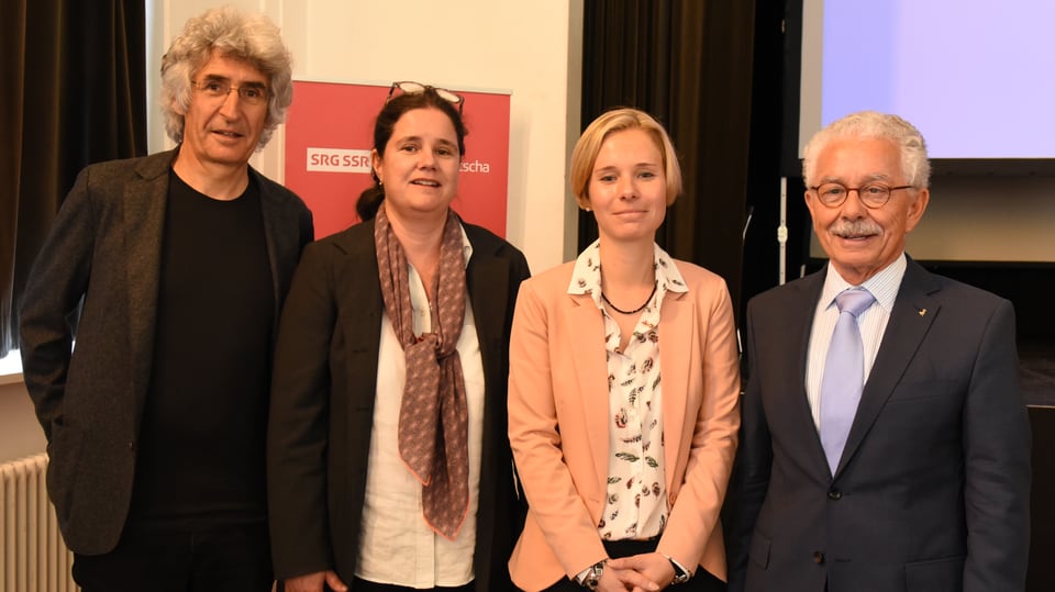 Da san.: Clà Riatsch, undrà cun il Premi SRG.R 2016, Esther Krättli, Ladina Heimgartner, Oscar Knapp.