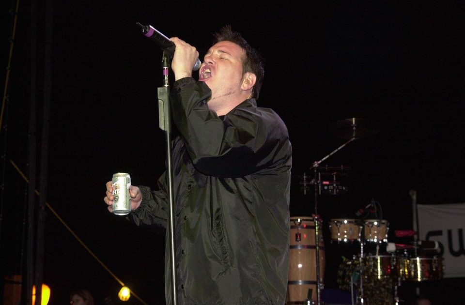 Steve Harwell bei einem Smash-Mouth-Gig im Jahr 2000.