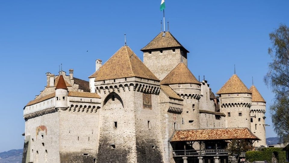 Das Schloss Chillon ragt als Wahrzeichen des Kantons Waadt empor.