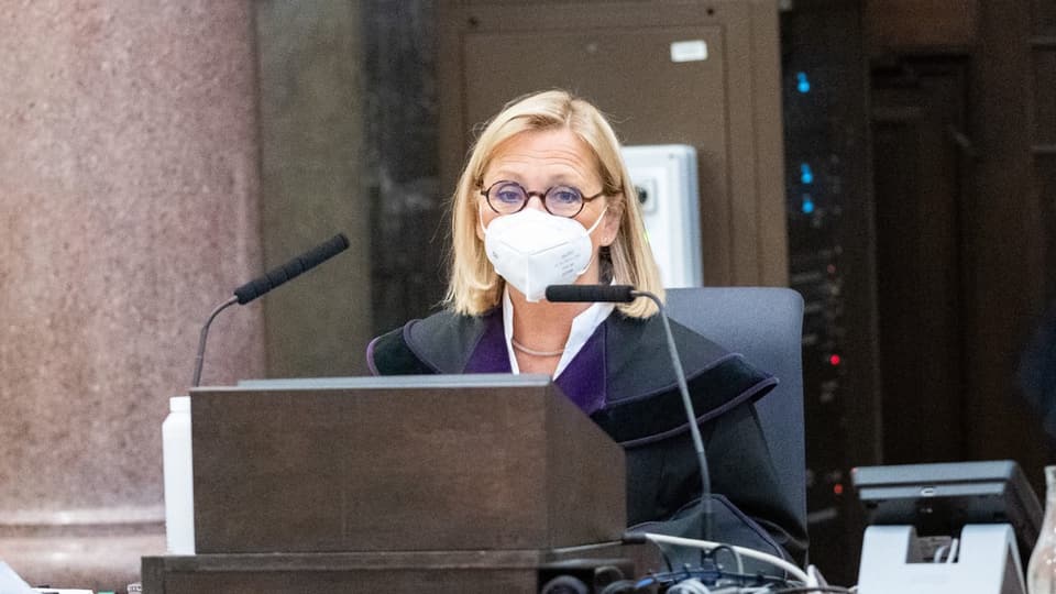 Richterin Claudia Moravec-Loidolt vor Prozessbeginn im grossen Schwurgerichtssaal im Landesgericht Wien