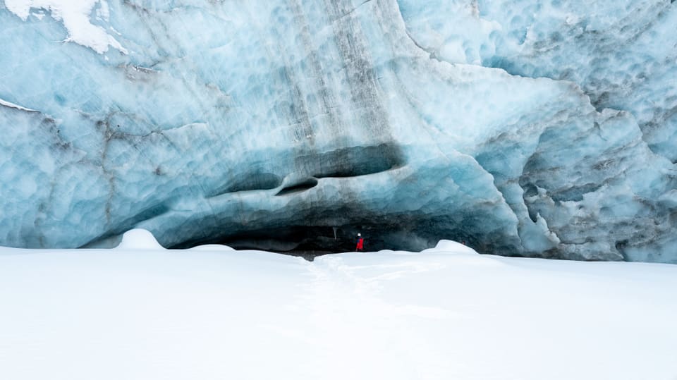 Einstieg in die Eishöhle des Morteratschgletscher