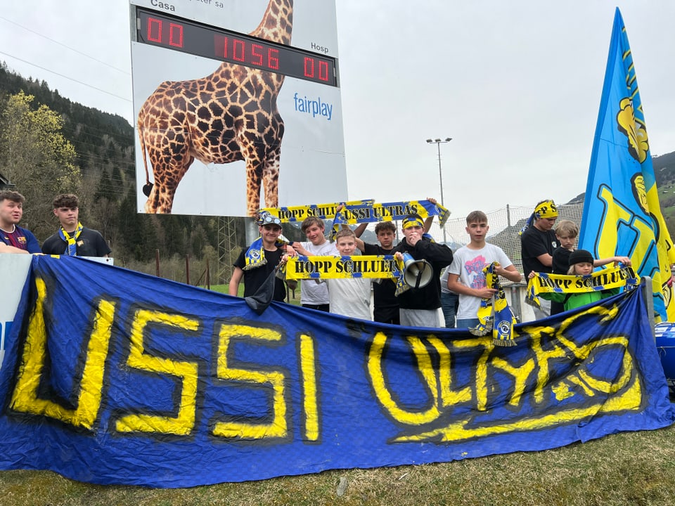 Ils USSI Ultras pon sa legrar durant l'emprima mesadad.