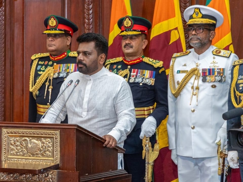 Präsident Dissanayake am Rednerpult.