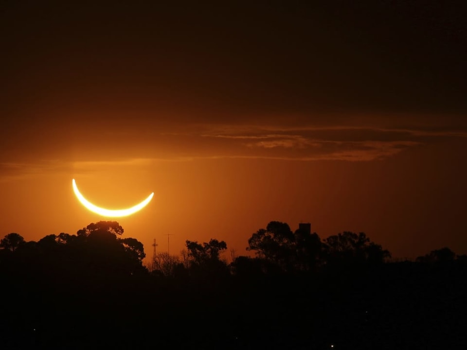 Verdunkelte Sonne am «cielo porteño»