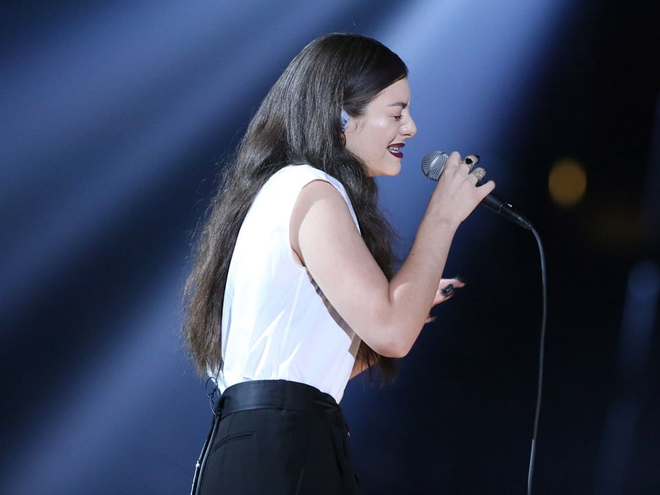 Newcomerin Lorde holt sich zwei Grammys ab für «Song of the year» und «Best Vocal Pop Performance»