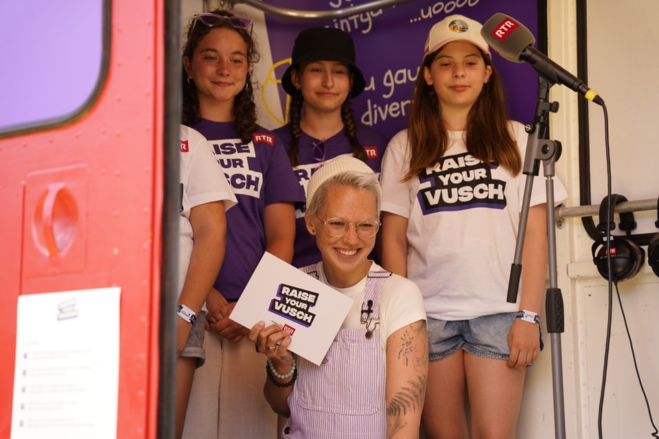 Für die Aktion Raise Your vusch hat Stefanie Heinzmann unsere Gondel besucht.