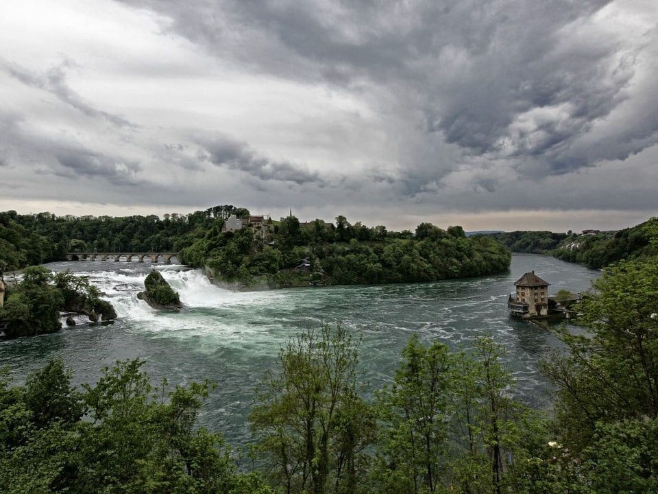 Gewitterwolken über Schaffhausen