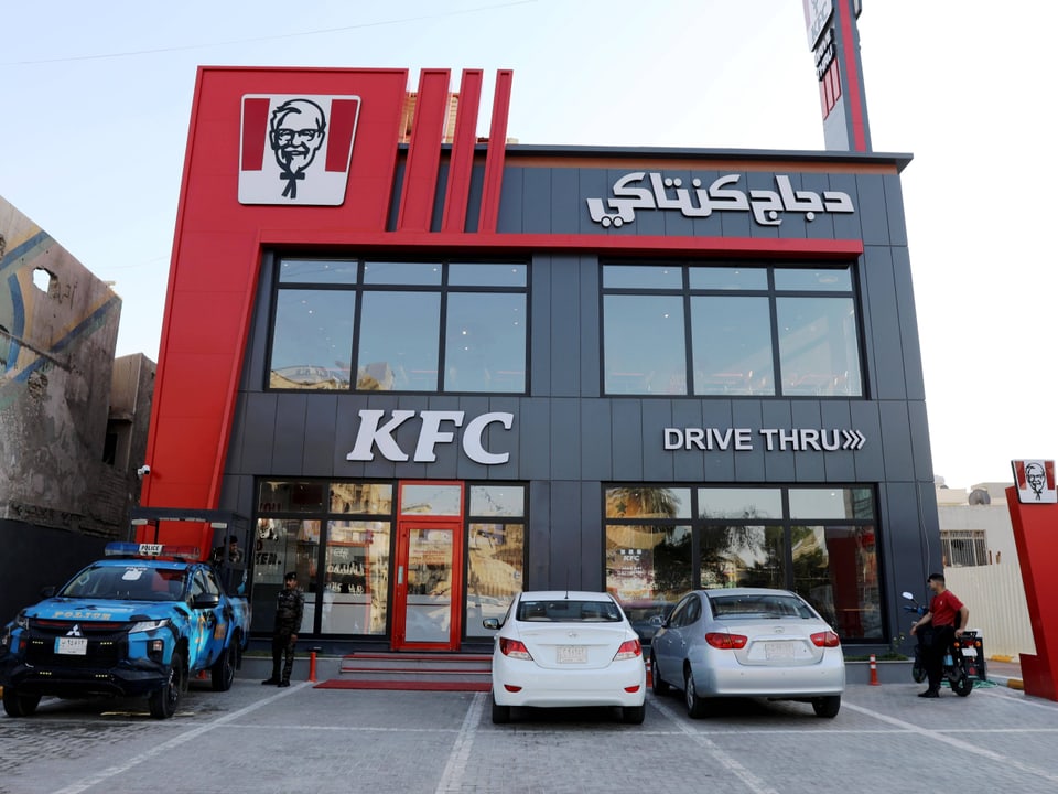 Eine Filiale der inernationalen Fastfood-Kette KFC in Baghdad