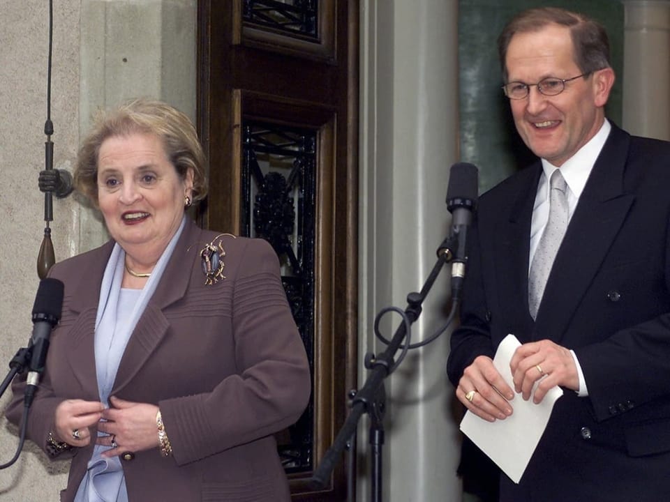 US-Aussenministerin Madeleine Albright und der Schweizer Aussenminister Joseph Deiss