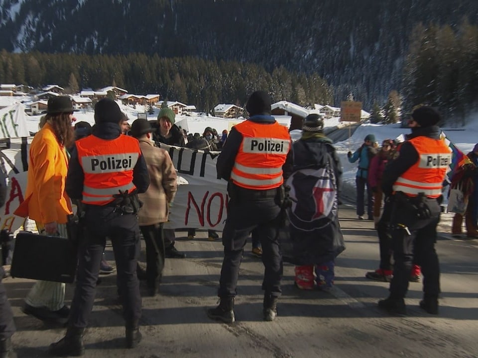 Demonstranten in Davos