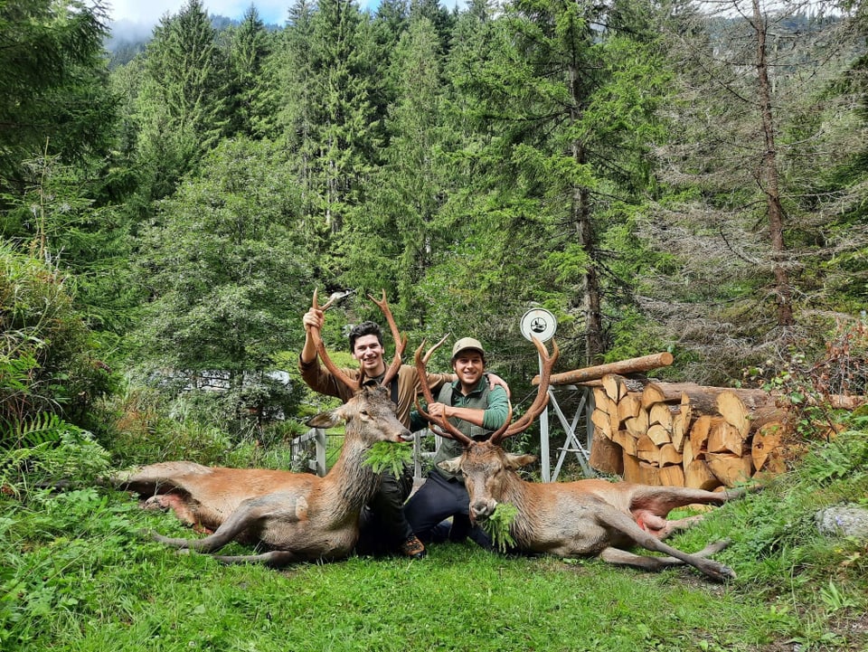 Marc Deplazes e Lucas Lutz ch'han gì fortuna en la Val Russein.