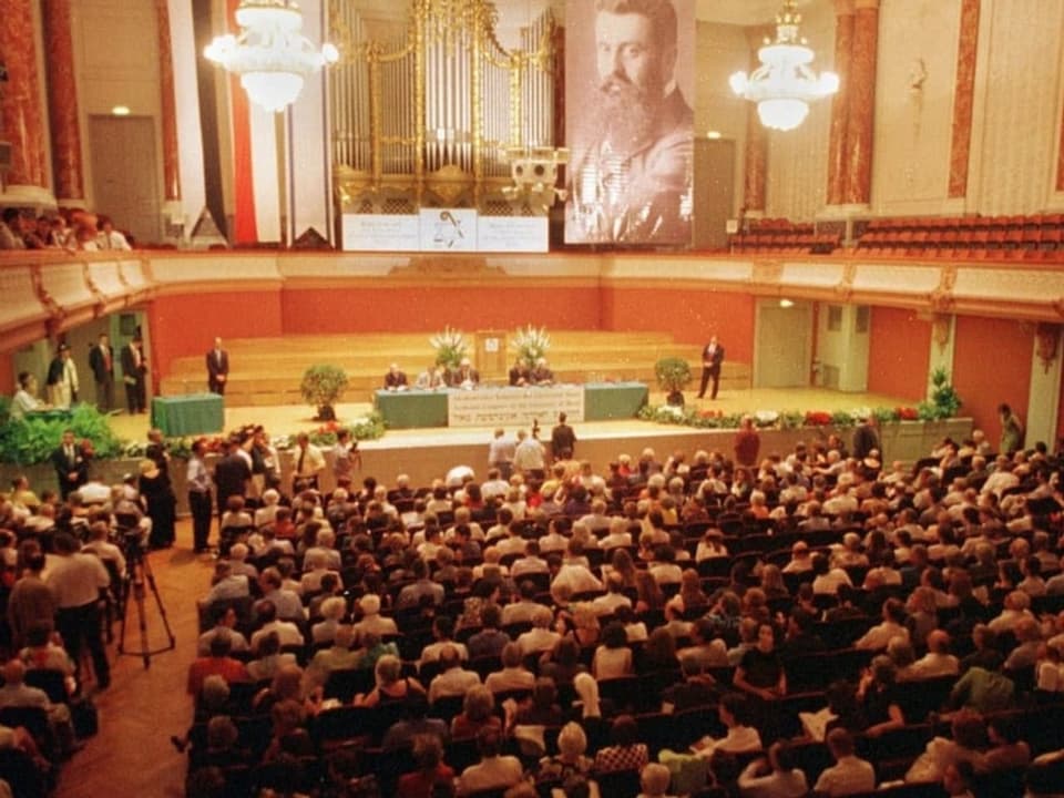 Blick ins Casino Basel während des 100. Zionistenkongresses 1997.