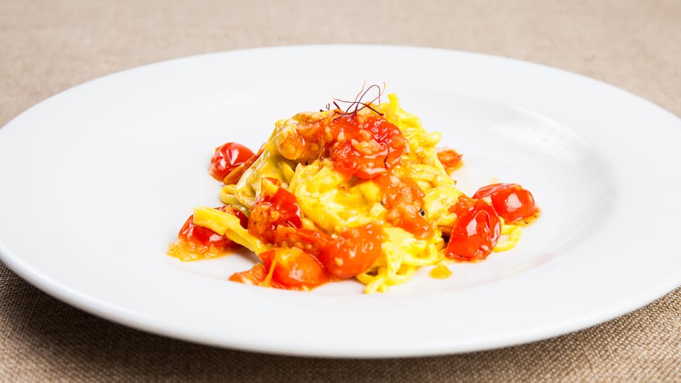 Spaghetti mit Tomaten, Mascarpone und Safran.