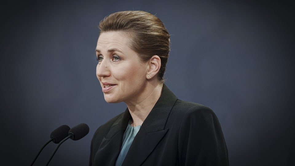 Die dänische Ministerpräsidentin an der Medienkonferenz in Kopenhagen.