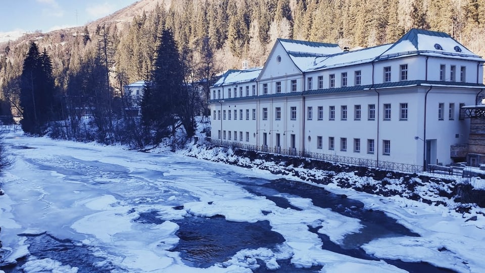 La chasa d'art Nairs en vischinanza da Scuol