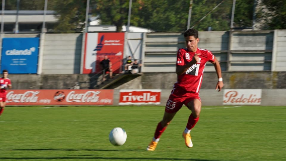 Fabrizio Cavegn en acziun sin il plaz da ballape.