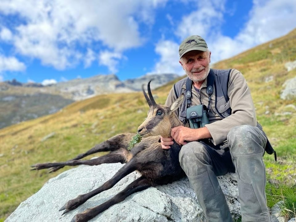 Foto da Toni Vinzens cun ina chaura-chamutsch.