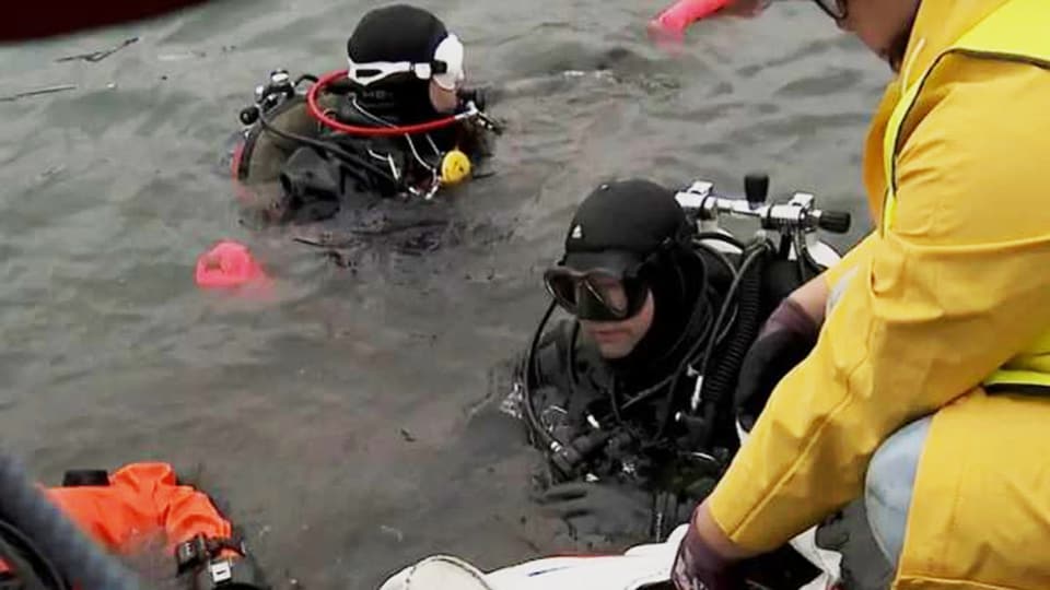 Abfalltaucher im Zürichsee