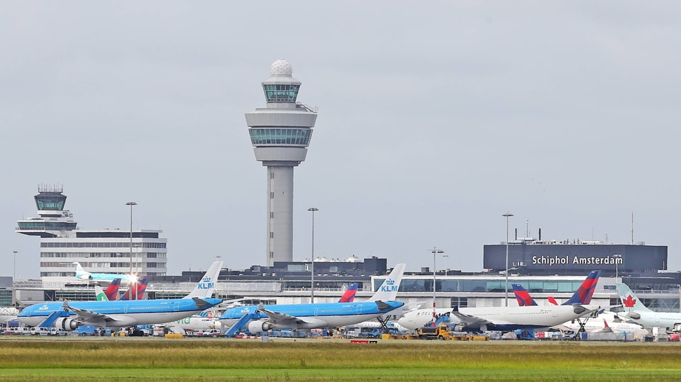 Flugzeuge am Flughafen Schipol.