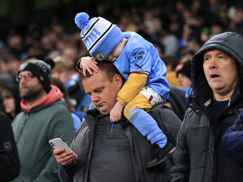 Junger ManCity-Fan