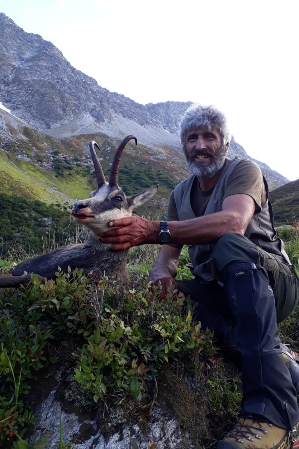 Gieri Lombris ha sajettà in buc da chamutsch ils 8 da settember en Val Cavrein. 