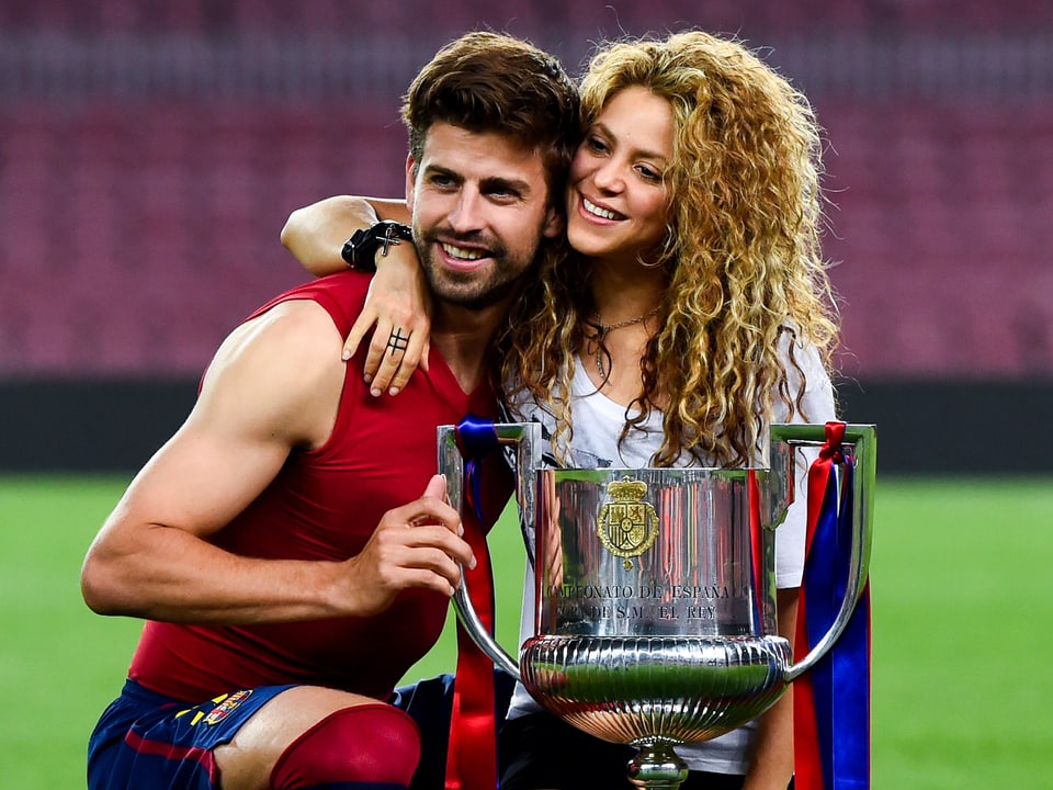 Aber seit 2011 ein glückliches Paar. Piqué und Shakira. 