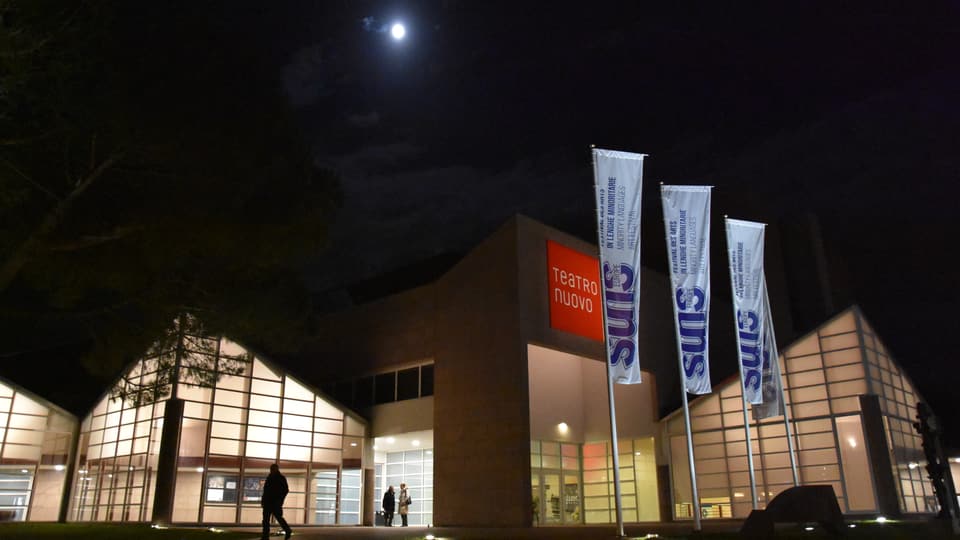 El Teatro Nuovo Giovanni ad Udine ha il festival SUNS gì lieu.