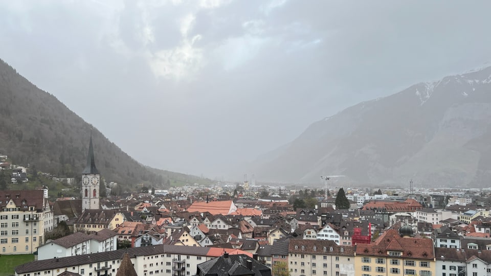 Ein von Sand getrübter Himmel über die Stadt Chur.