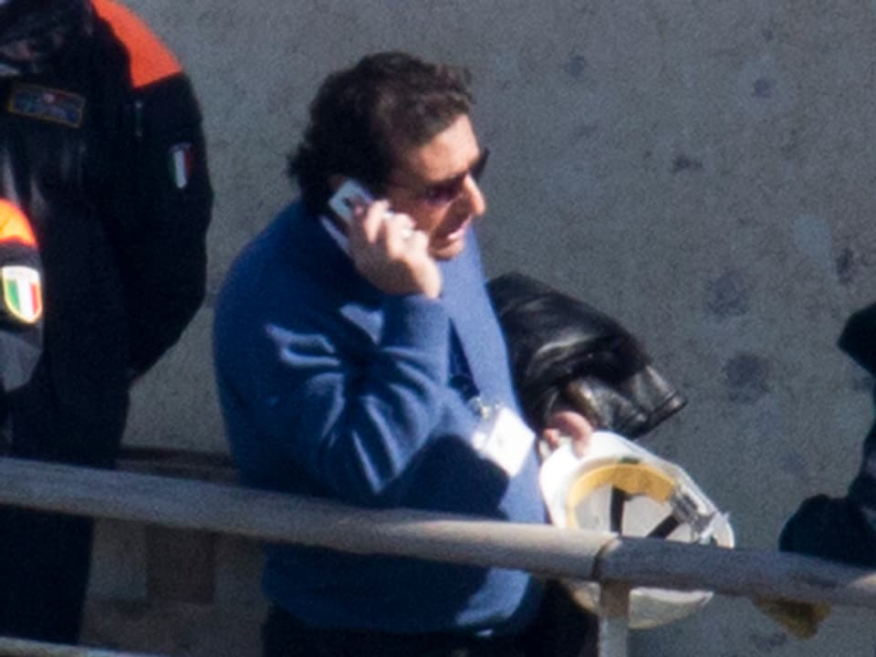 Schettino am Telefon.