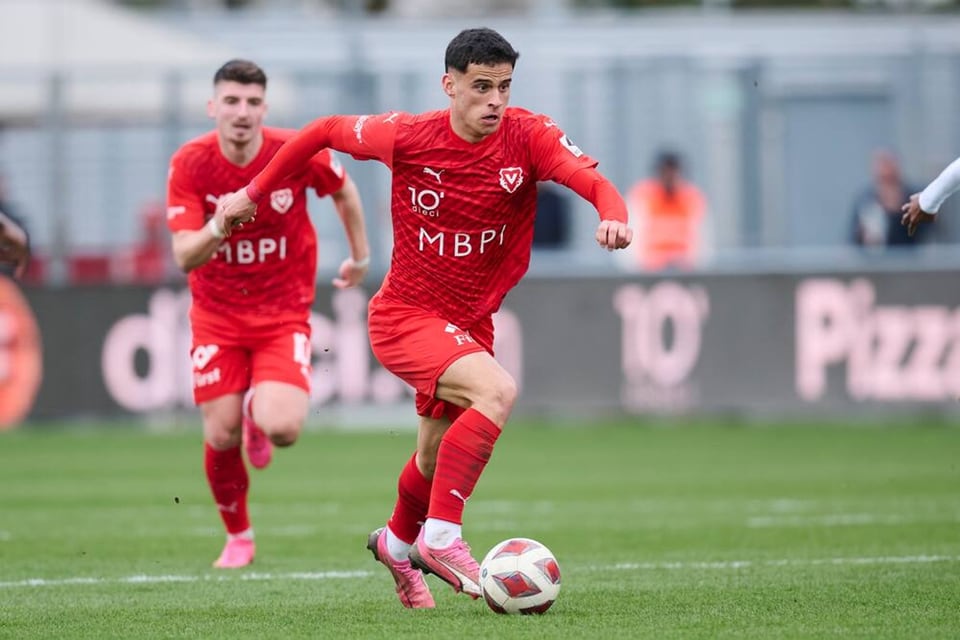 Fabrizio Cavegn en il tricot dagl FC Vaduz