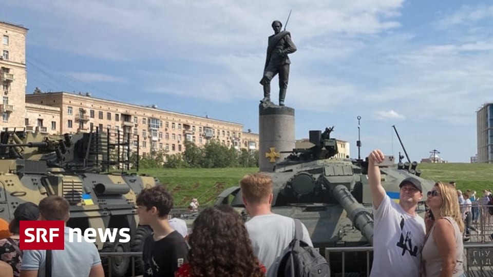 Tanks in the park: Russia displays war trophies – News